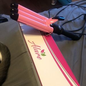 Alure three barrel curling iron